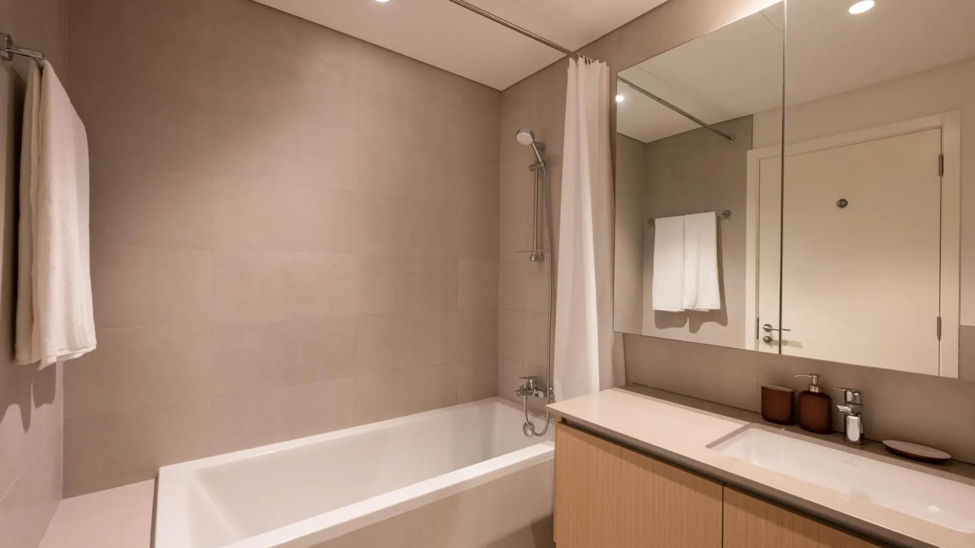 Designer 2Br In Creek Beach Summer 3Mins Walk To The Beach - 207 Dubai 0*,  United Arab Emirates